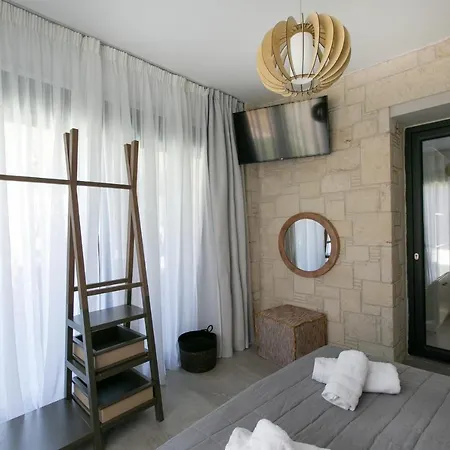 The Euphoria Club Luxury Πευκοχώρι