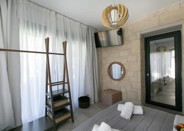 The Euphoria Club Luxury Pefkochori