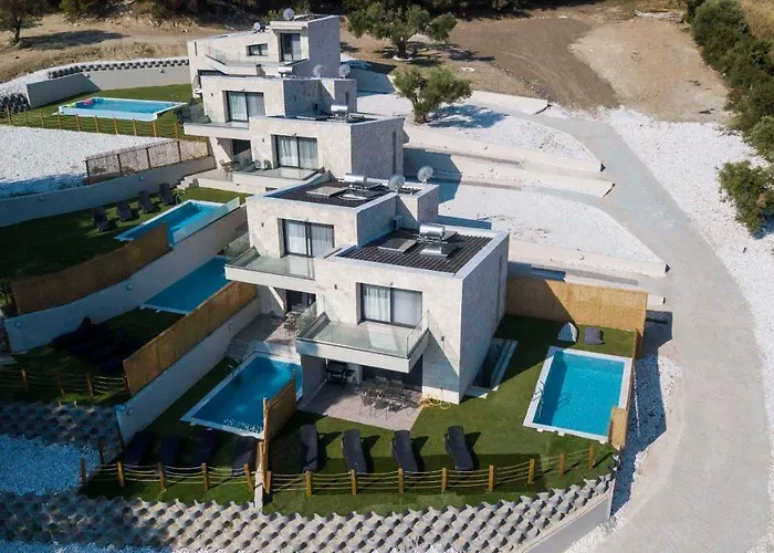 The Euphoria Club Luxury Vila Pefkochori