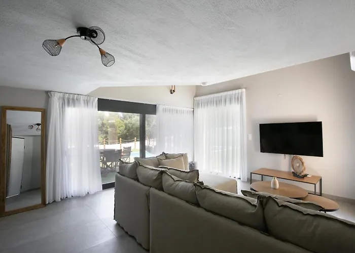 The Euphoria Club Luxury Vila *