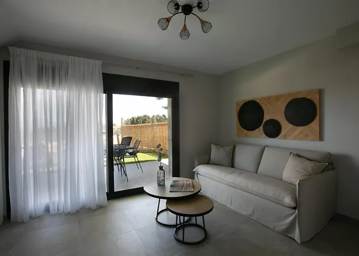 The Euphoria Club Luxury Pefkochori