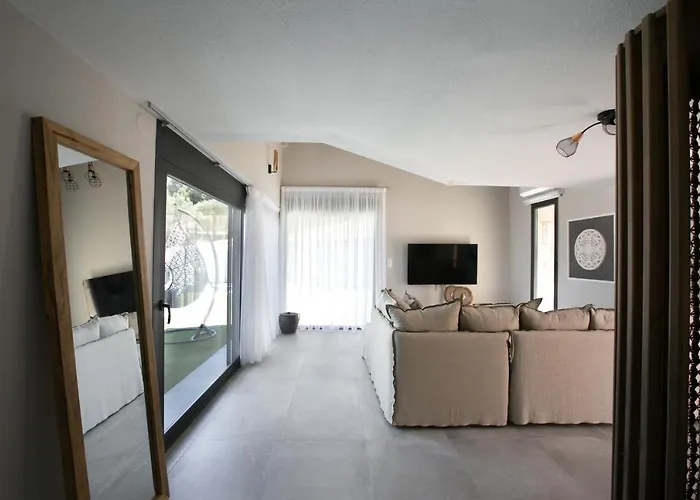 The Euphoria Club Luxury Villa *